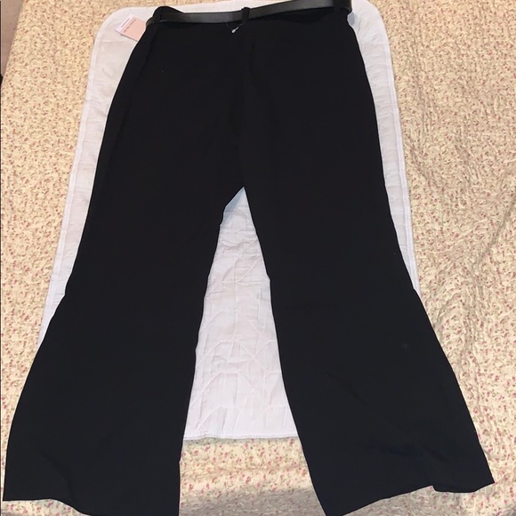 Ivanka Trump cropped pants with belt - Picture 3 of 3